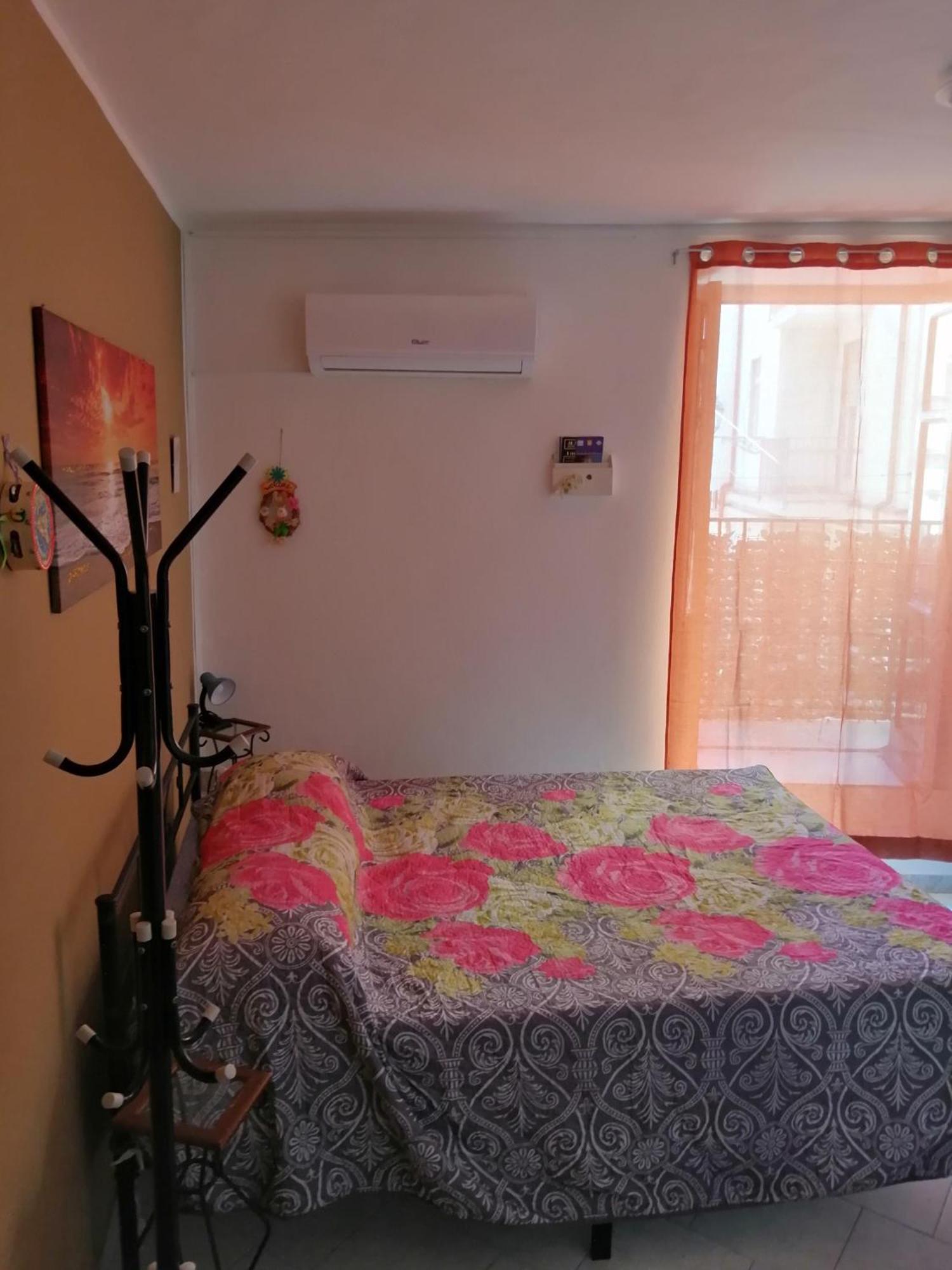 Room Holiday "Al Centro Storico" Палермо Екстериор снимка